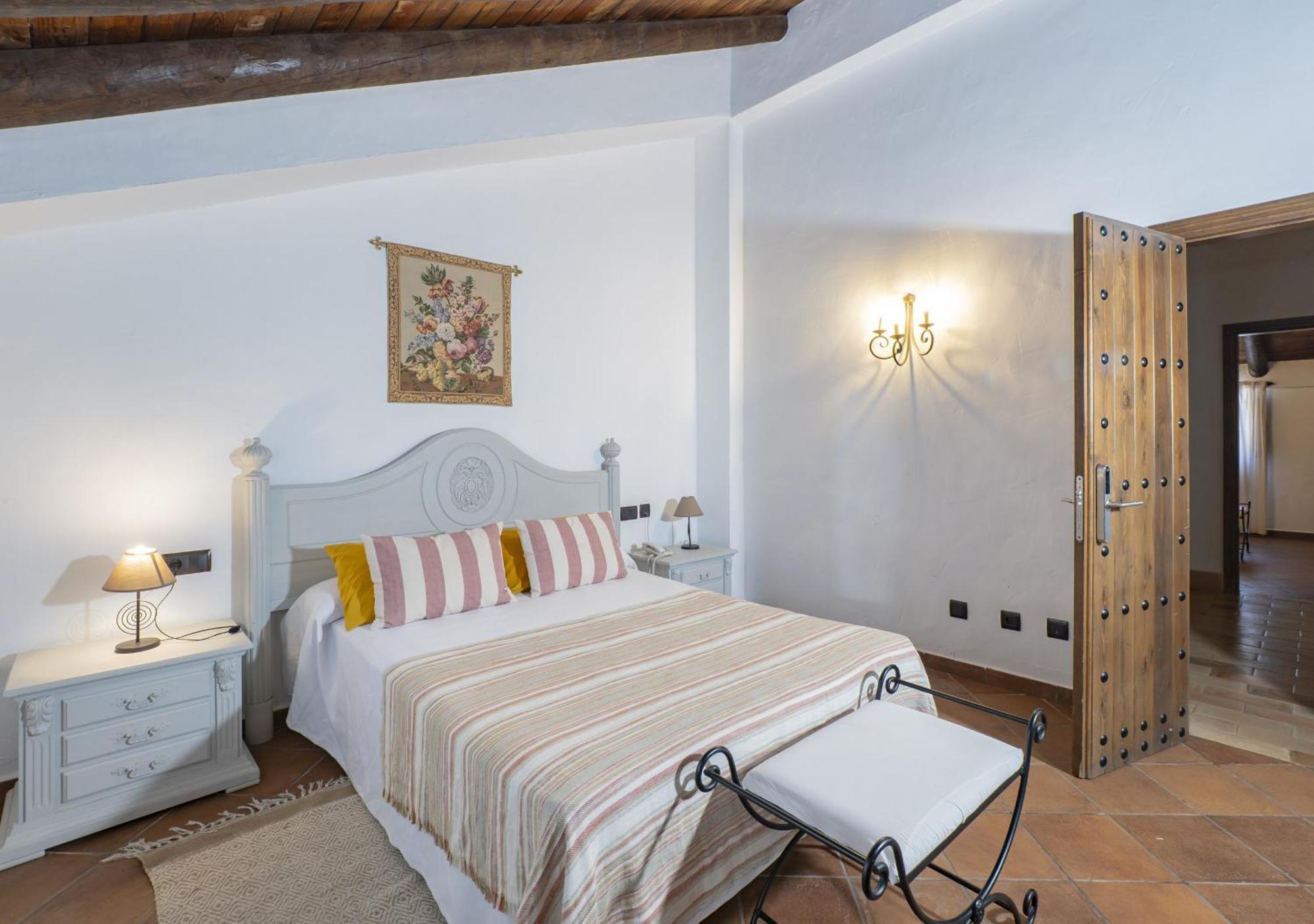 Cubo'S Hotel Cortijo San Antonio Casarabonela Bagian luar foto