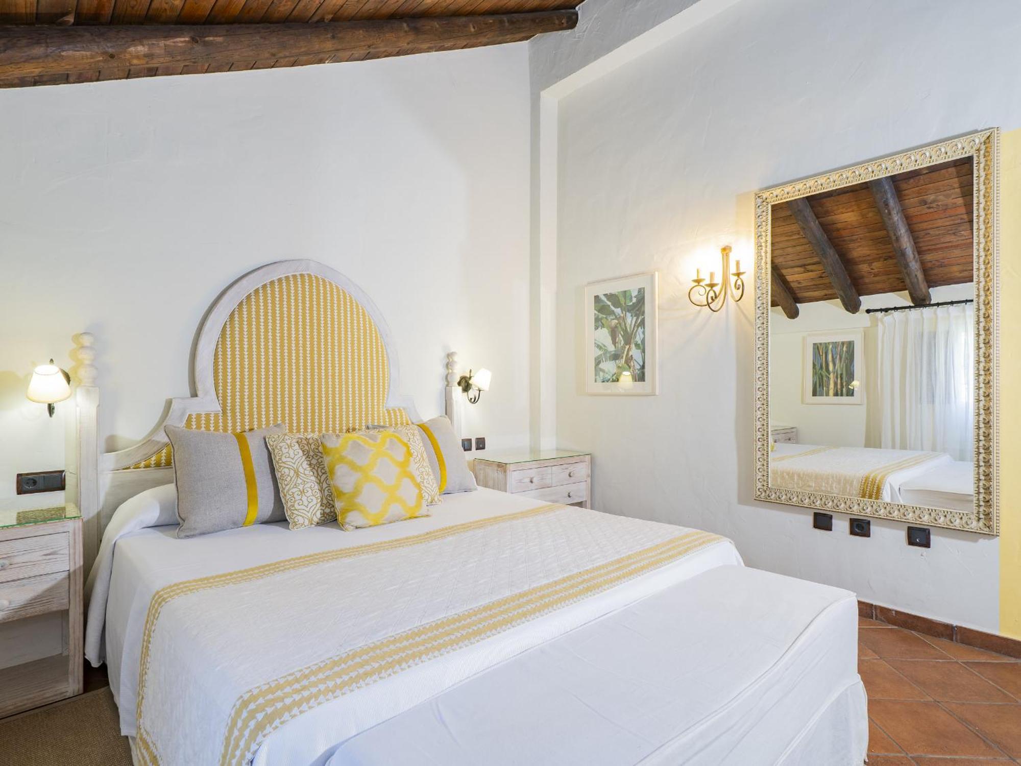 Cubo'S Hotel Cortijo San Antonio Casarabonela Bagian luar foto